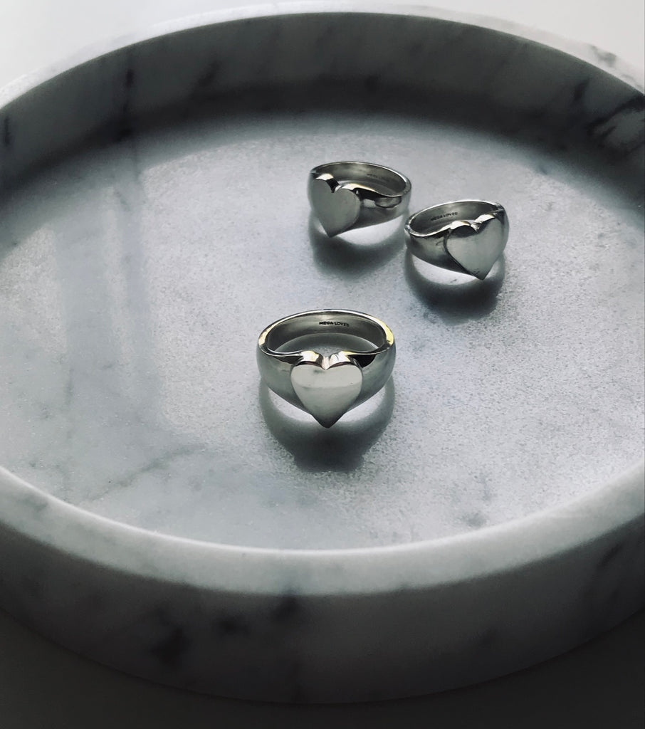 HEART SIGNET RING