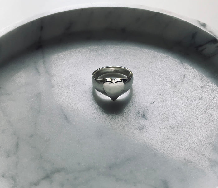 HEART SIGNET RING