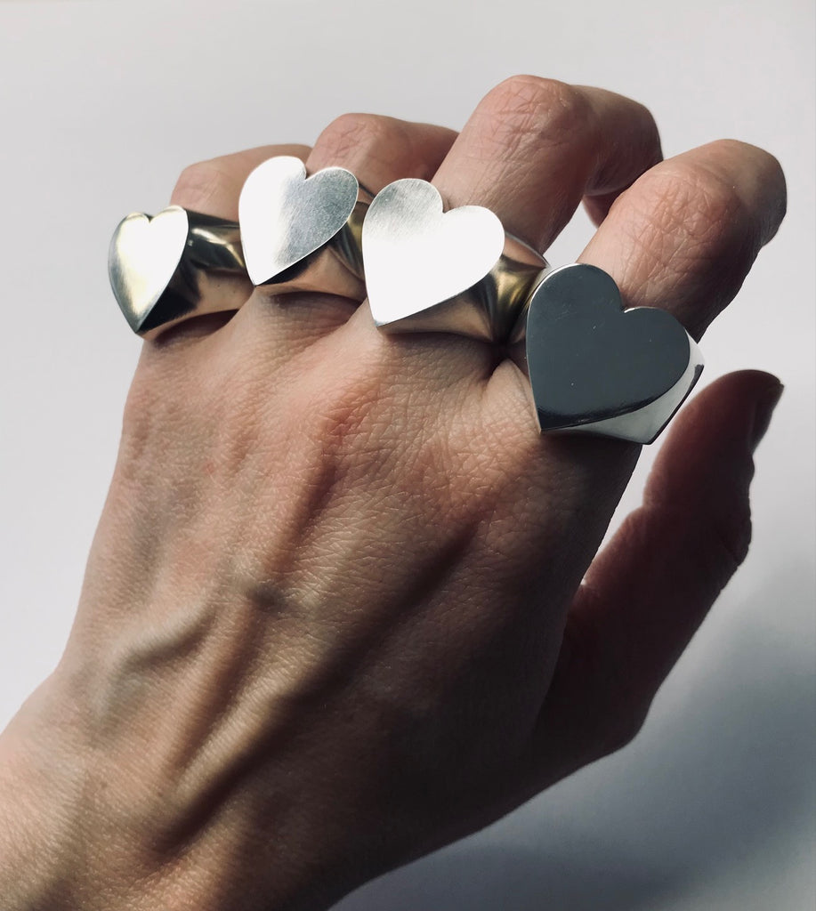 MEGA HEART RING