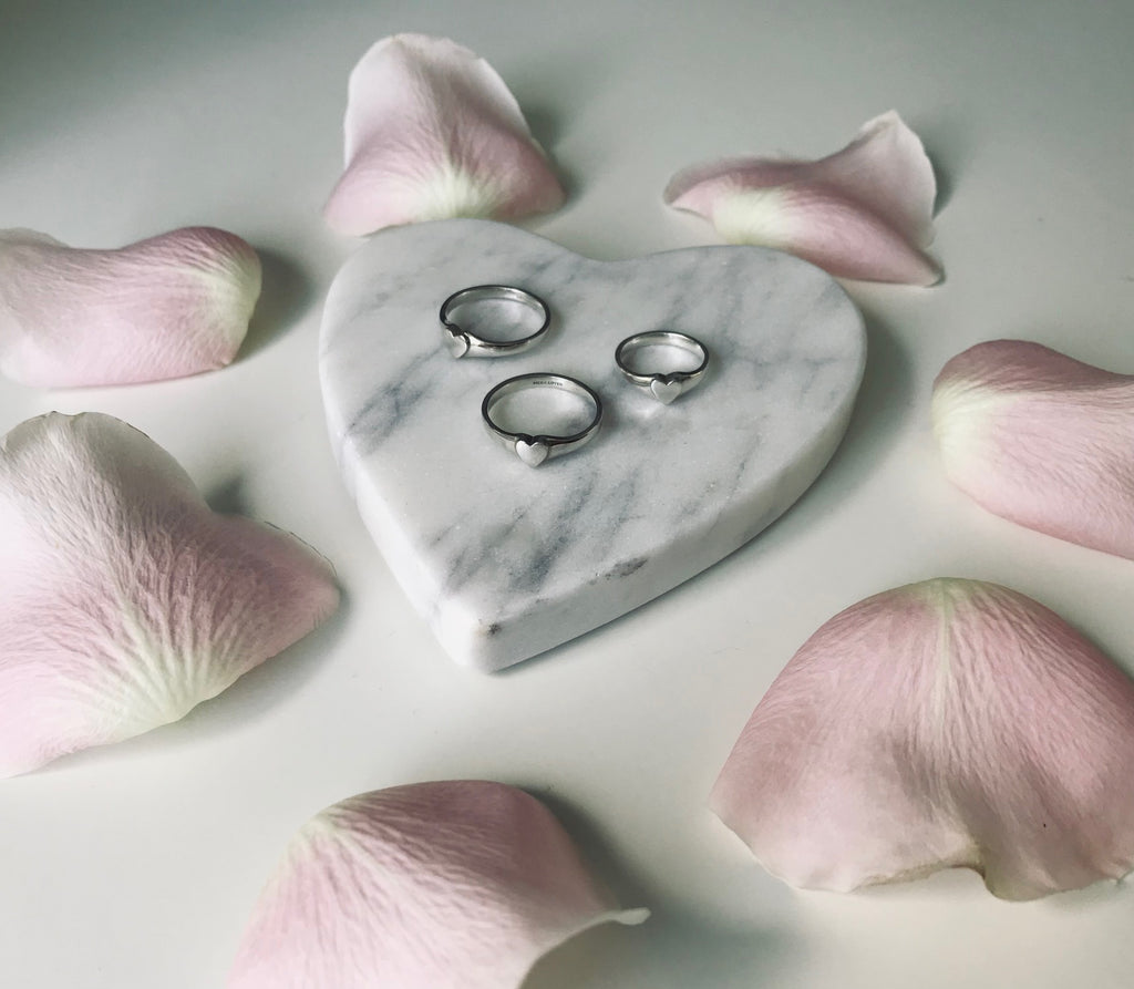 MINI HEART SIGNET RING