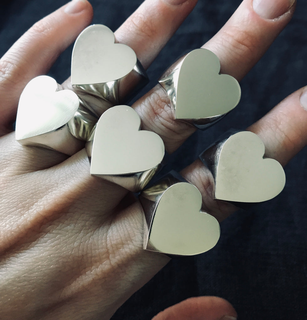 MEGA HEART RING