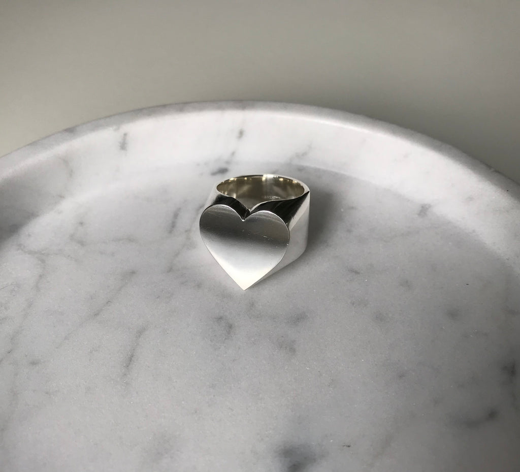 MEGA HEART RING