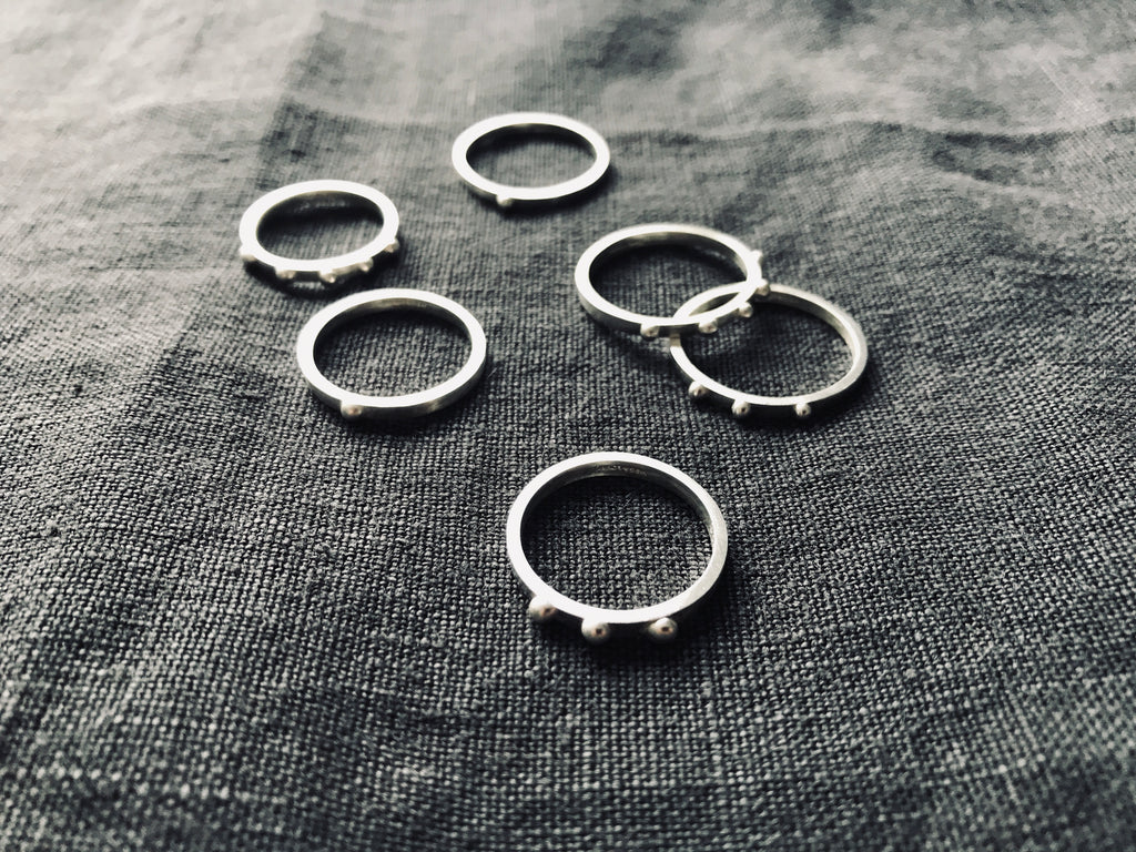 STACKABLE BUBBLE RINGS