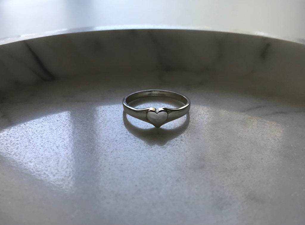 MINI HEART SIGNET RING