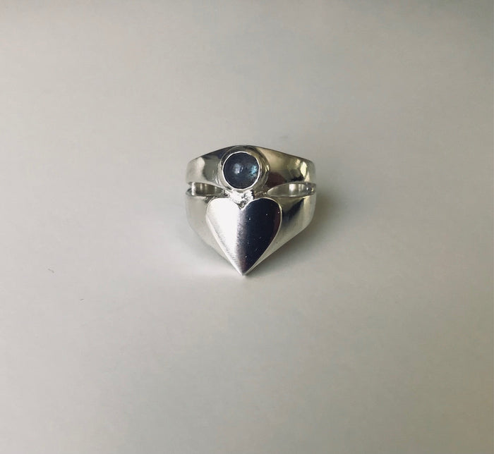 HEART HALO SIGNET RING