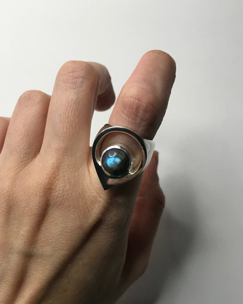 STONED MOONRISE RING - LABRADORITE