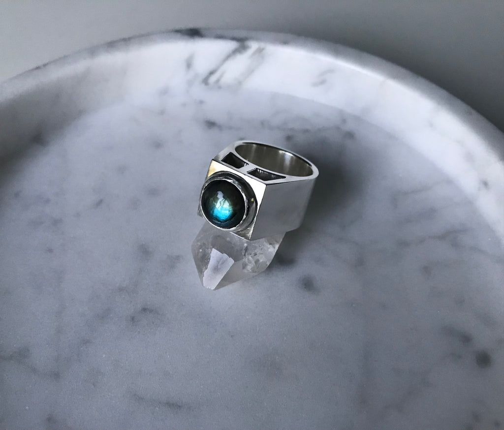 OMEGA RING - LABRADORITE
