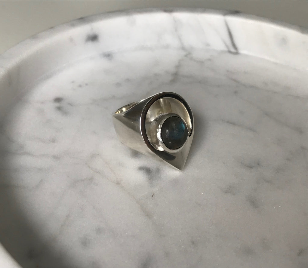 STONED MOONRISE RING - LABRADORITE