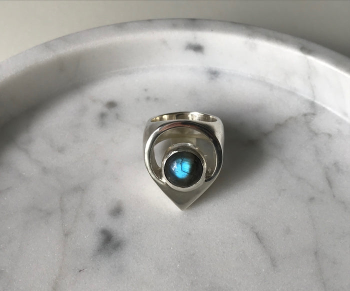 STONED MOONRISE RING - LABRADORITE