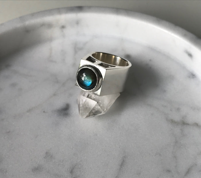 OMEGA RING - LABRADORITE