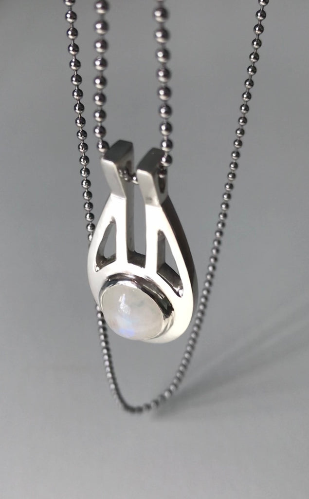 AVIOR PENDANT - MOONSTONE