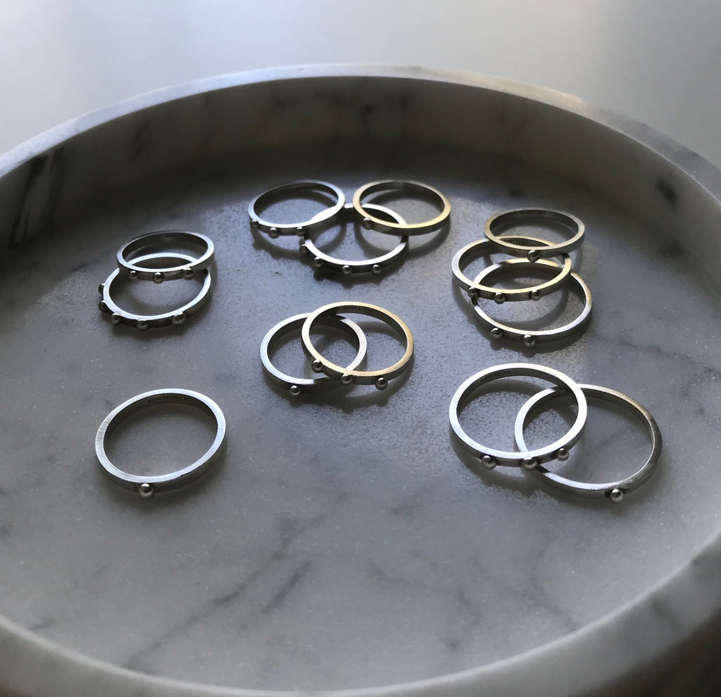 STACKABLE BUBBLE RINGS