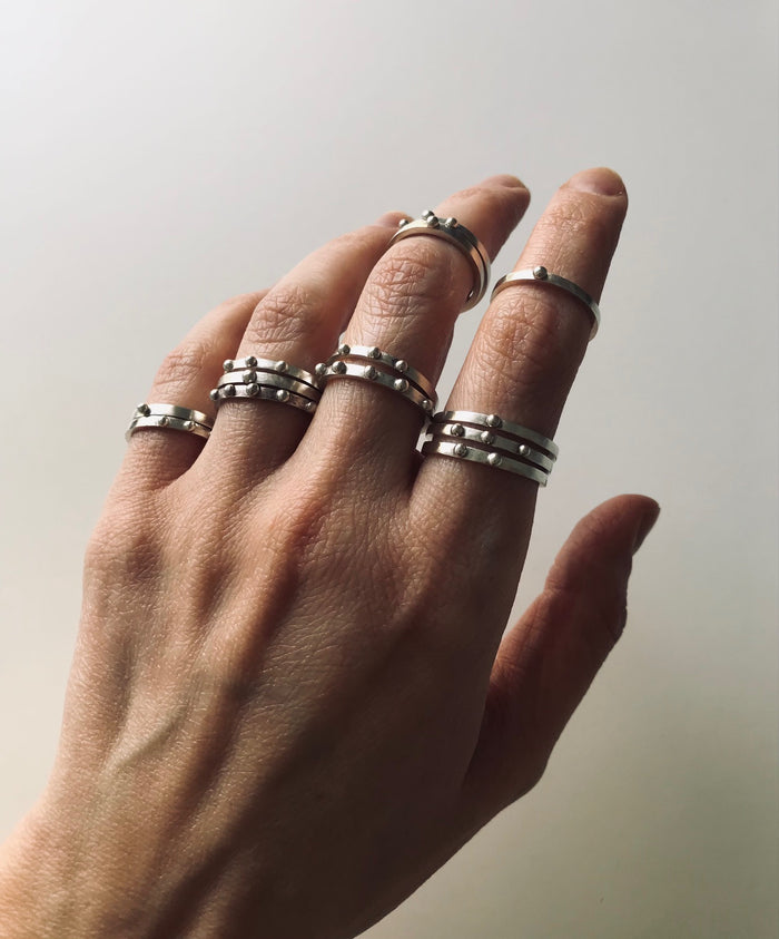 STACKABLE BUBBLE RINGS