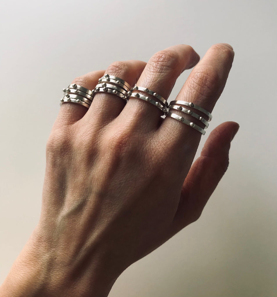 STACKABLE BUBBLE RINGS
