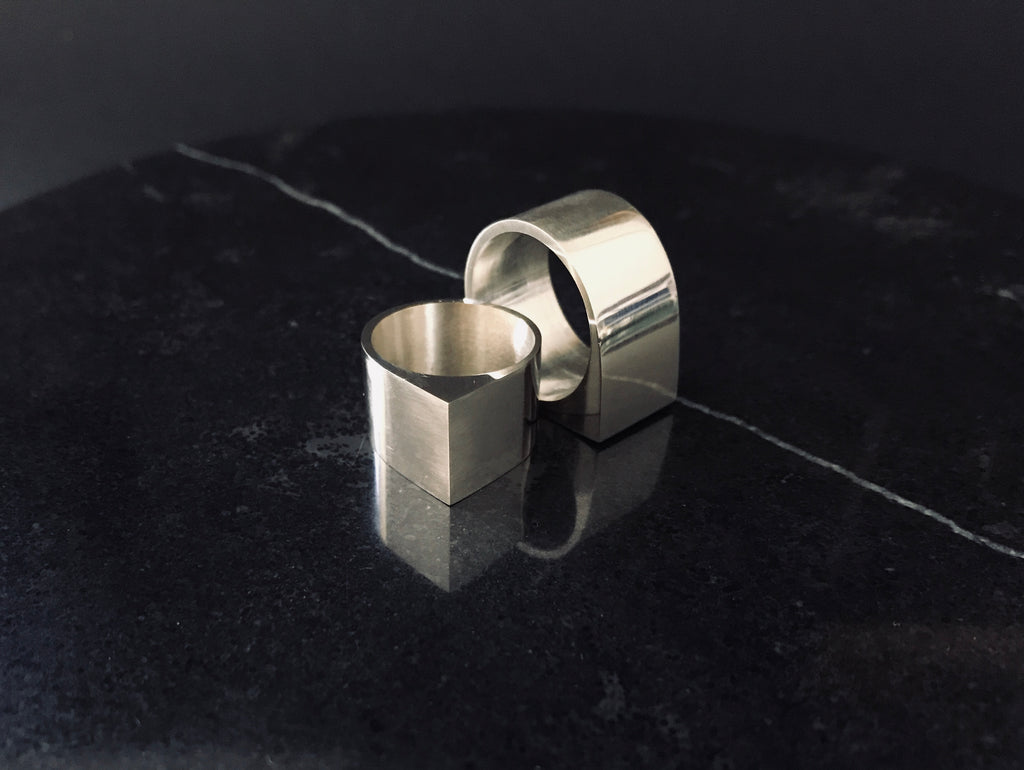 WOMEN'S VOLTAGE RING