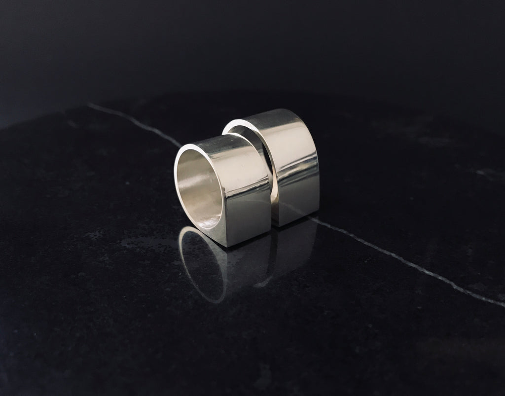 WOMEN'S VOLTAGE RING